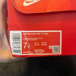 Kids size 7 Nike Blazer shoes. NIB